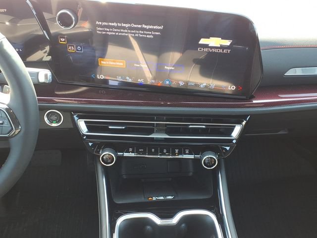 New 2027 Chevrolet Traverse RS w/ LPO, Floor Liner Package FWD image 11