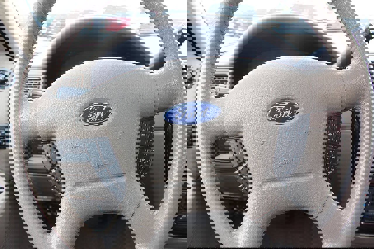 Used 2005 Ford Explorer Limited AWD/4WD image 13