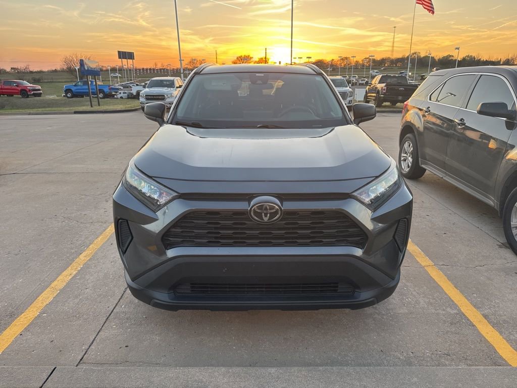 Used 2020 Toyota RAV4 LE image 7