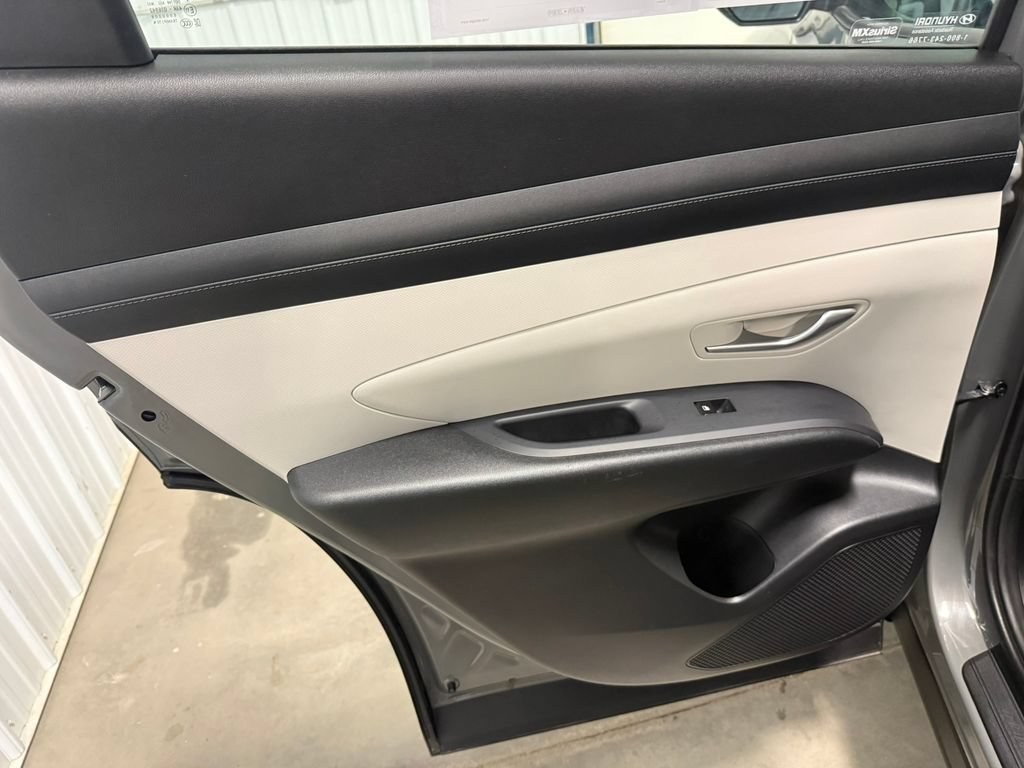 Certified 2025 Hyundai Tucson SE AWD/4WD image 29