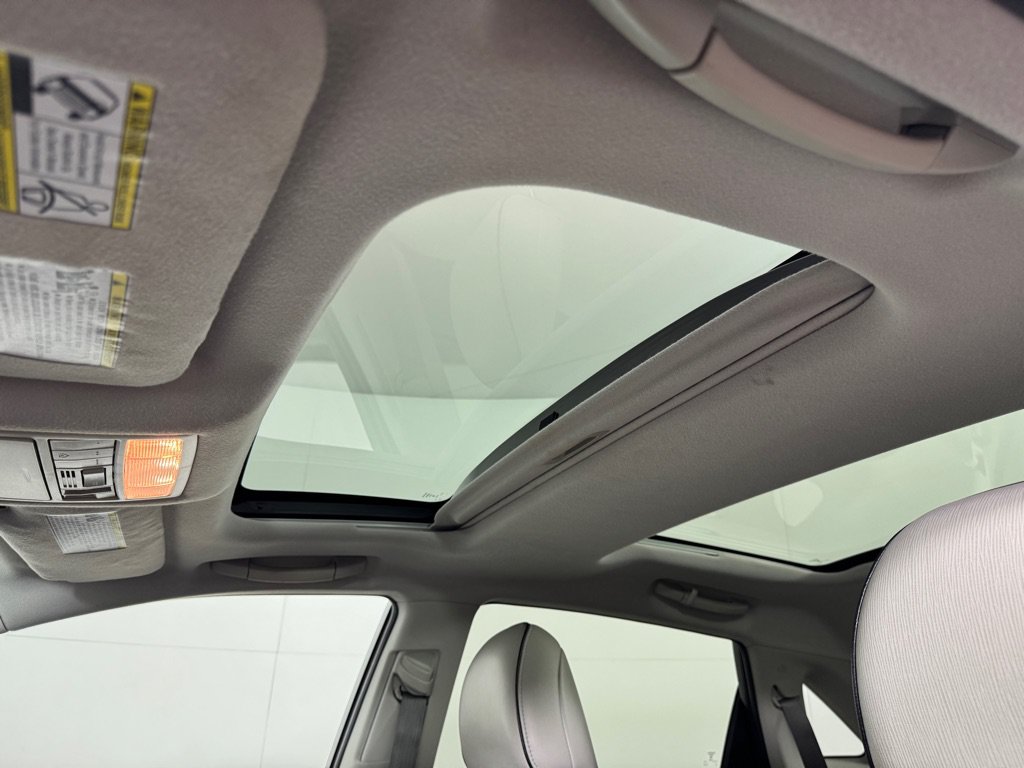 Used 2010 Toyota Venza AWD image 14