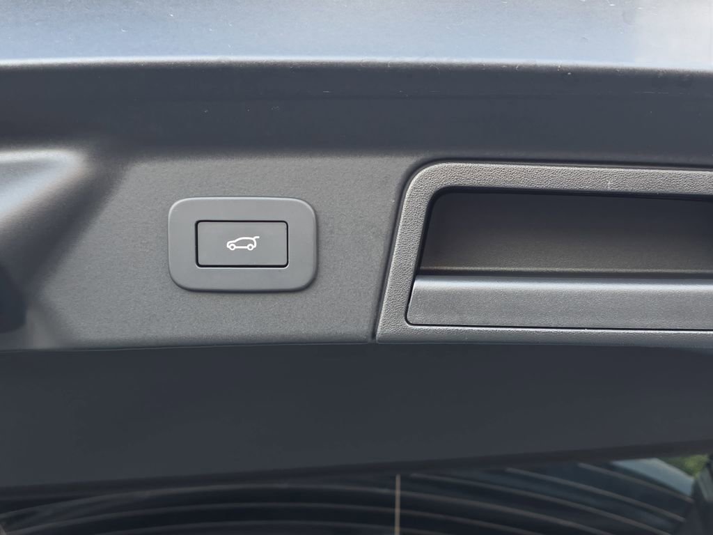 New 2026 Land Rover Range Rover Velar S image 13