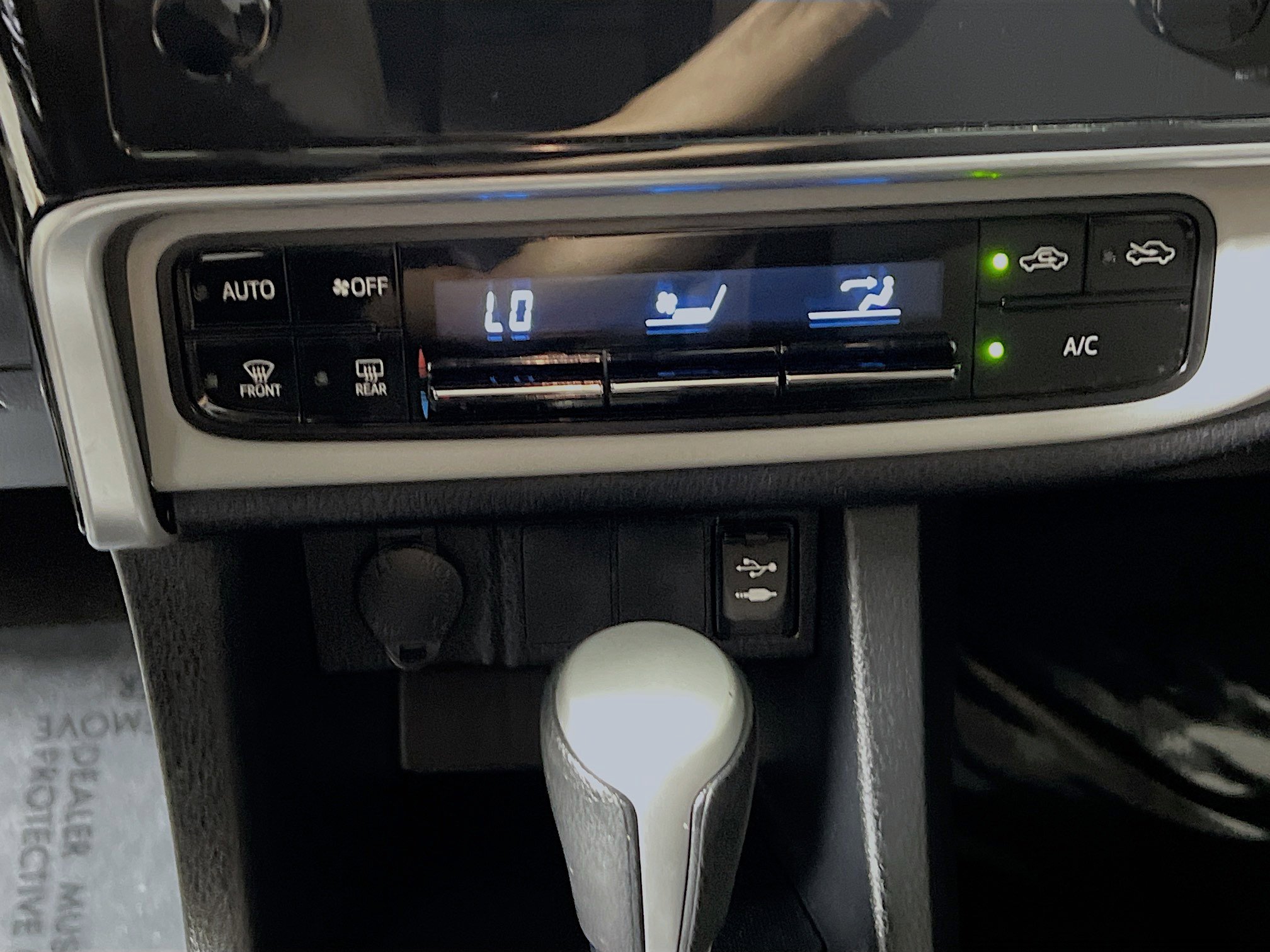 Used 2019 Toyota Corolla LE FWD image 24