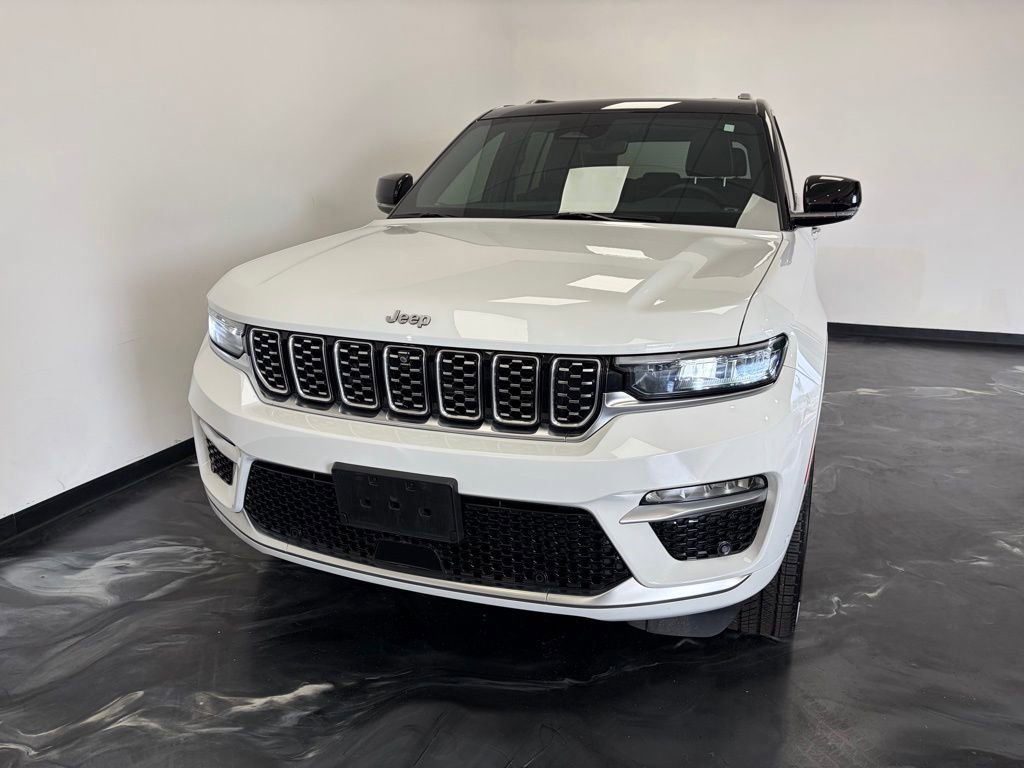 Used 2024 Jeep Grand Cherokee Summit AWD/4WD image 3