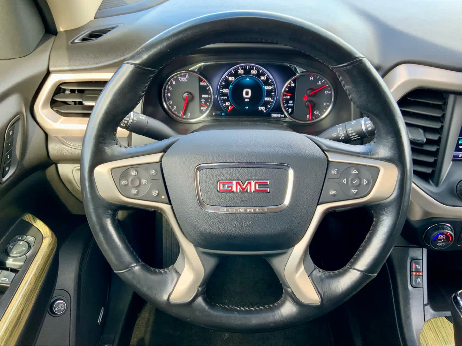 Used 2019 GMC Acadia Denali image 38