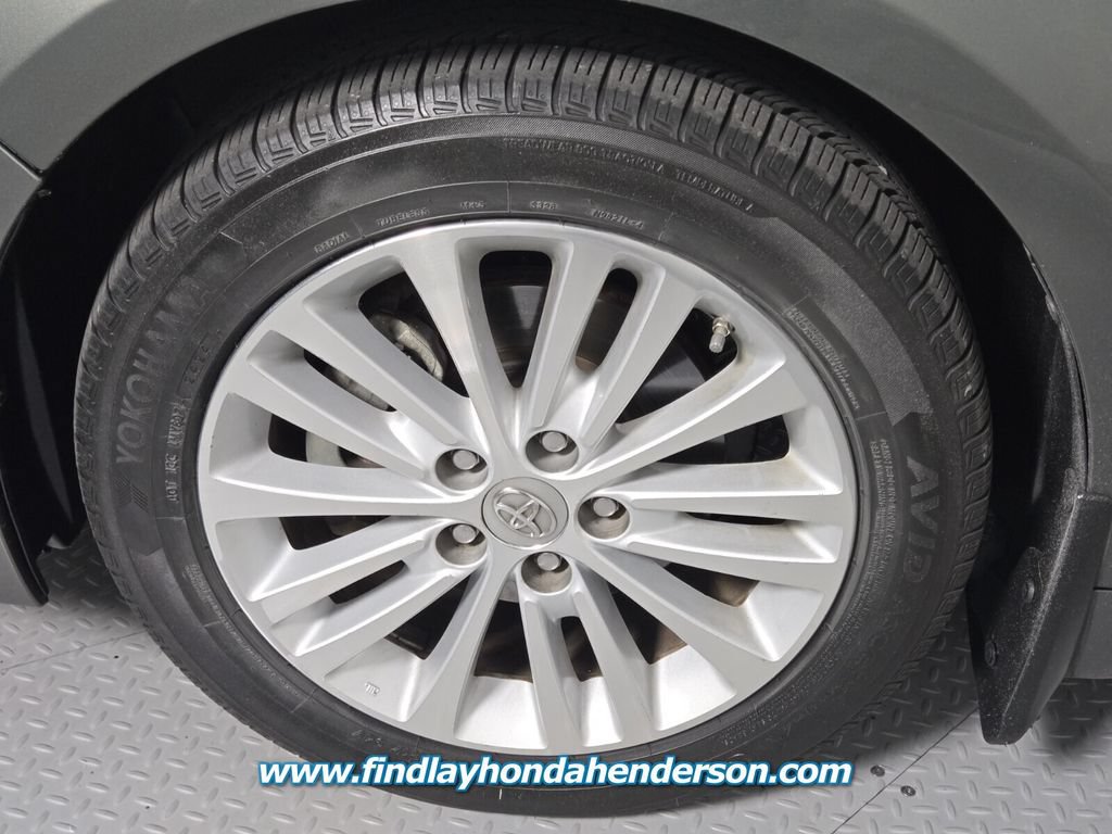 Used 2013 Toyota Avalon Limited FWD image 9