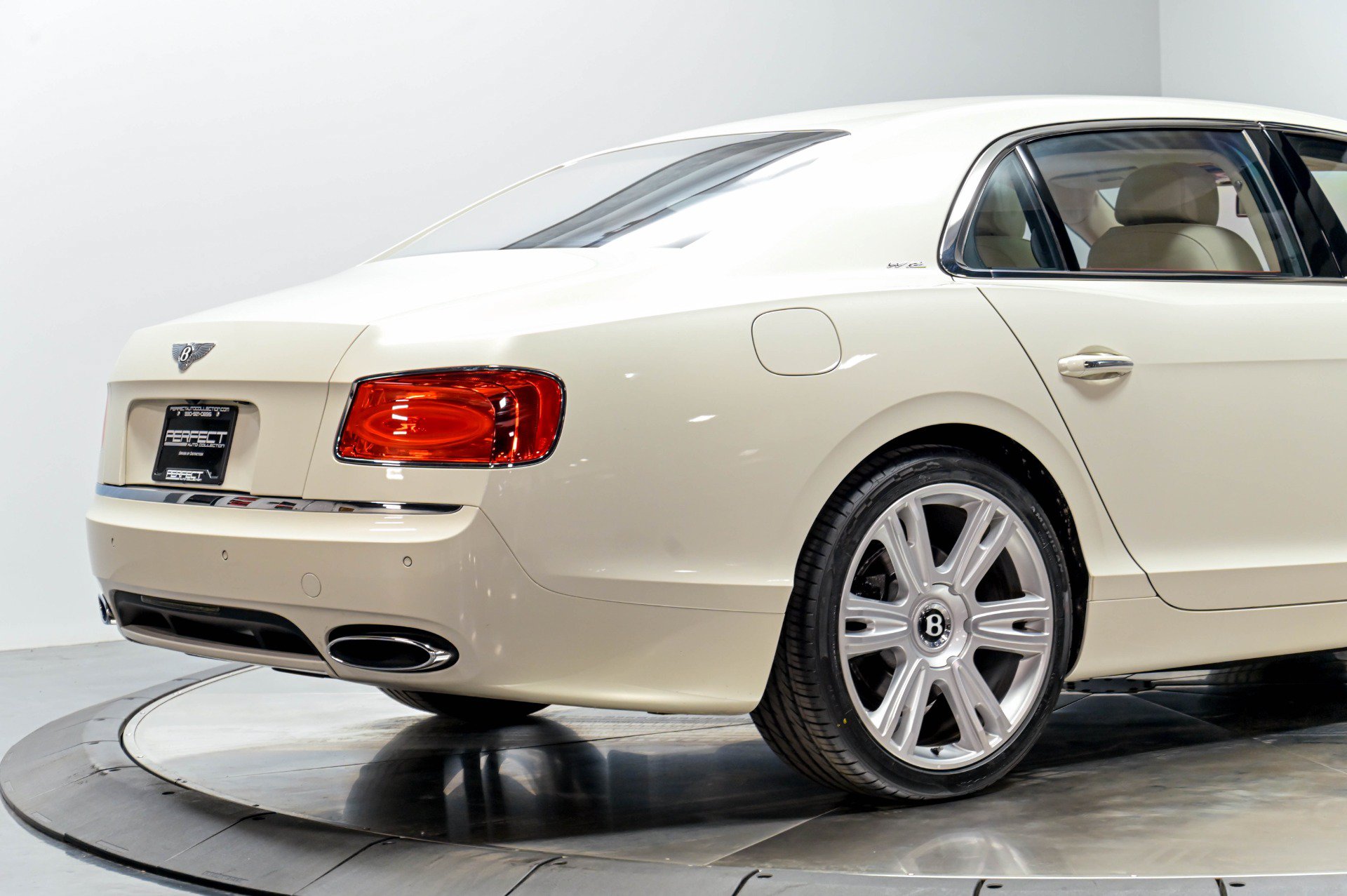 Used 2016 Bentley Flying Spur W12 AWD/4WD image 18