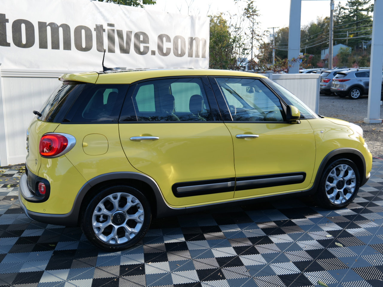 Used 2014 FIAT 500L Trekking w/ Popular Equipment Group image 5