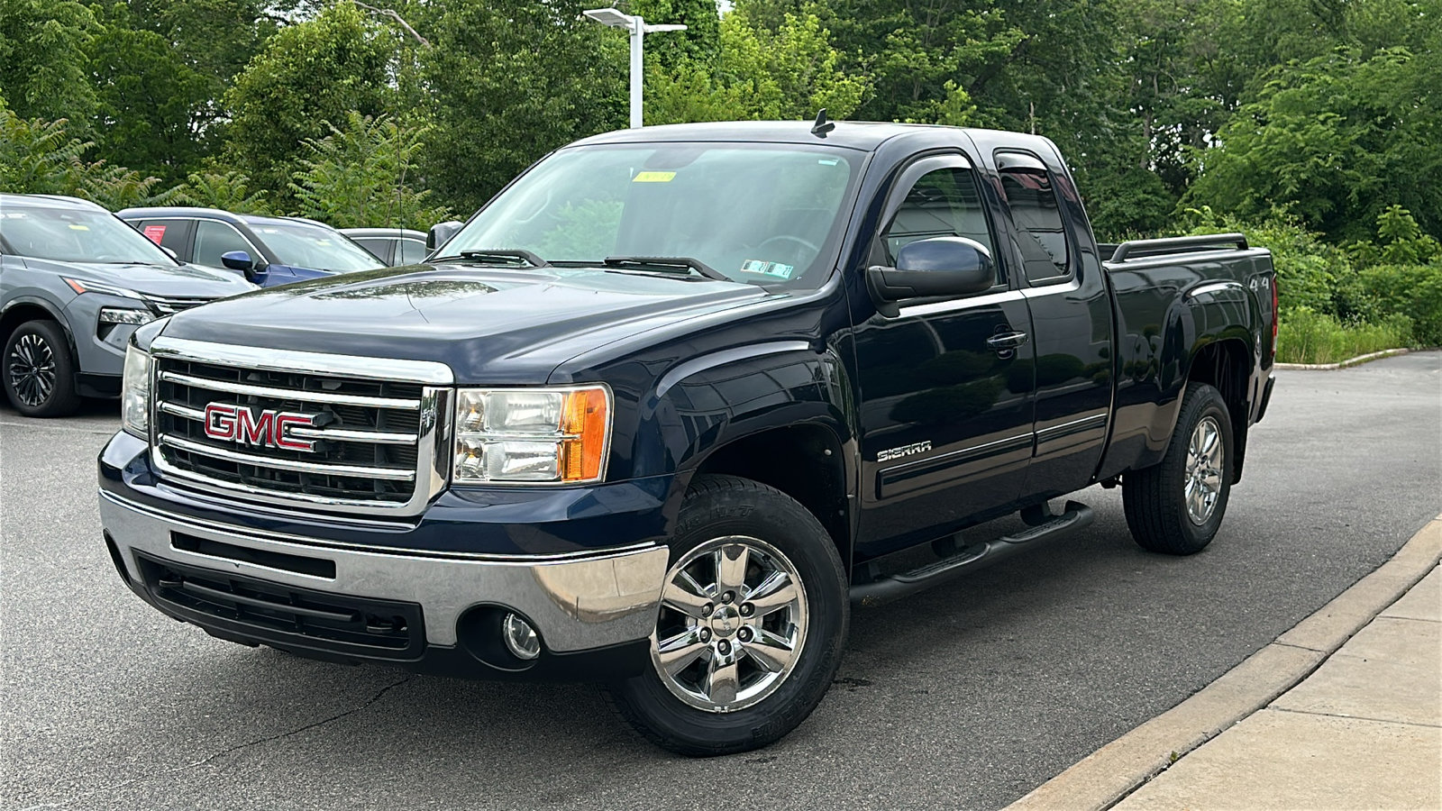 Used 2012 GMC Sierra 1500 SLT w/ SLT Convenience Package AWD/4WD image 1