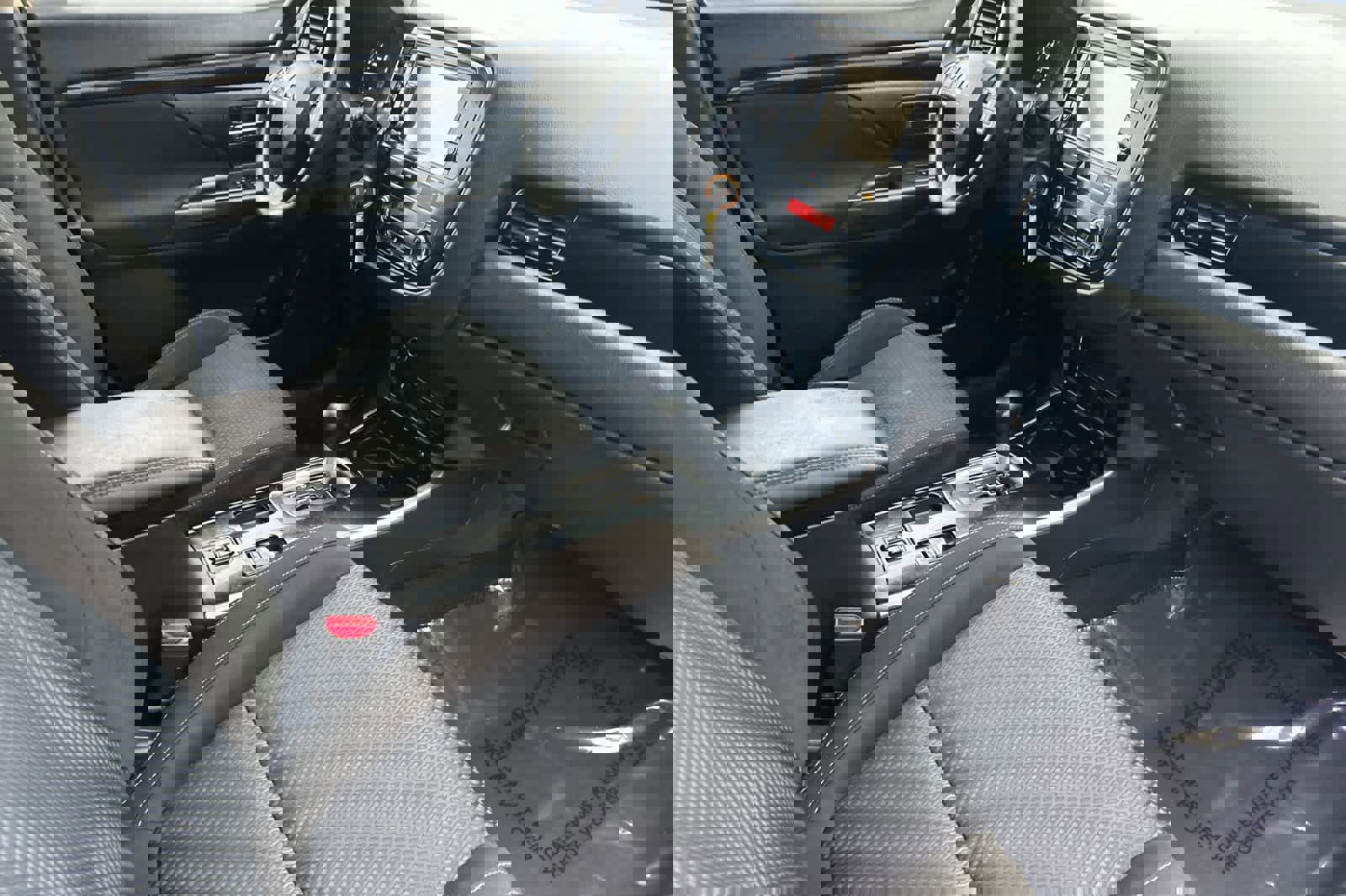 Used 2019 Mitsubishi Outlander ES image 18