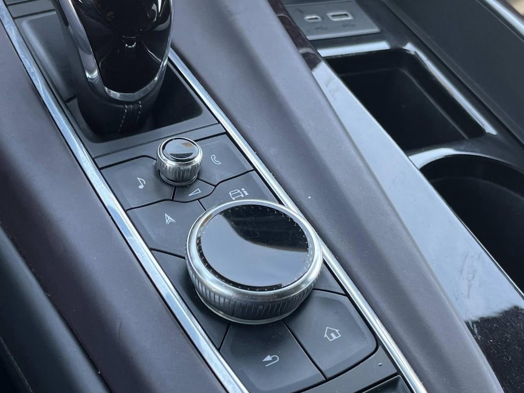 Used 2022 Cadillac Escalade Premium Luxury Platinum image 38