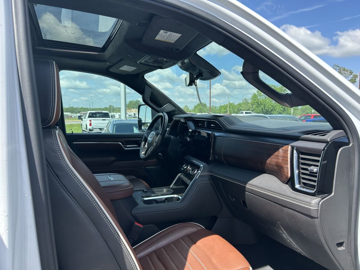 Used 2024 GMC Sierra 2500 Denali Ultimate AWD/4WD image 8