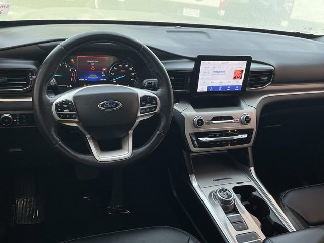 Certified 2022 Ford Explorer XLT w/ Equipment Group 202A image 7