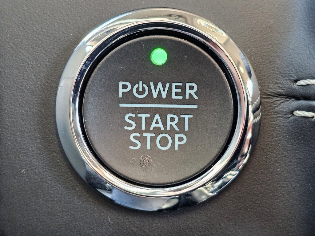 Used 2024 Ford F150 Lightning Platinum AWD/4WD image 9