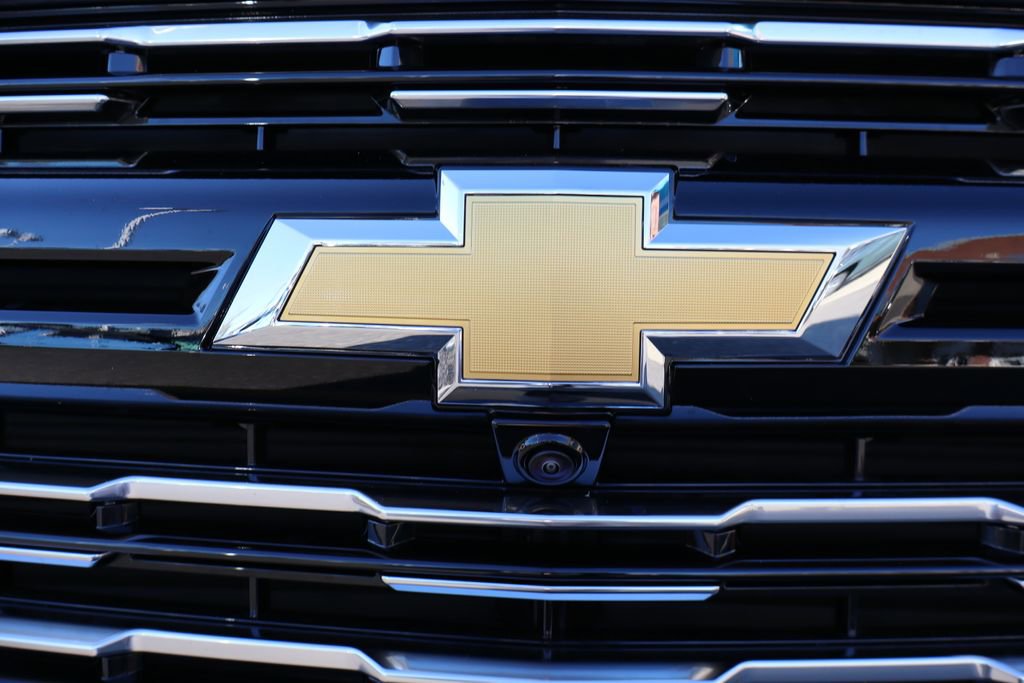 New 2026 Chevrolet Suburban High Country image 6