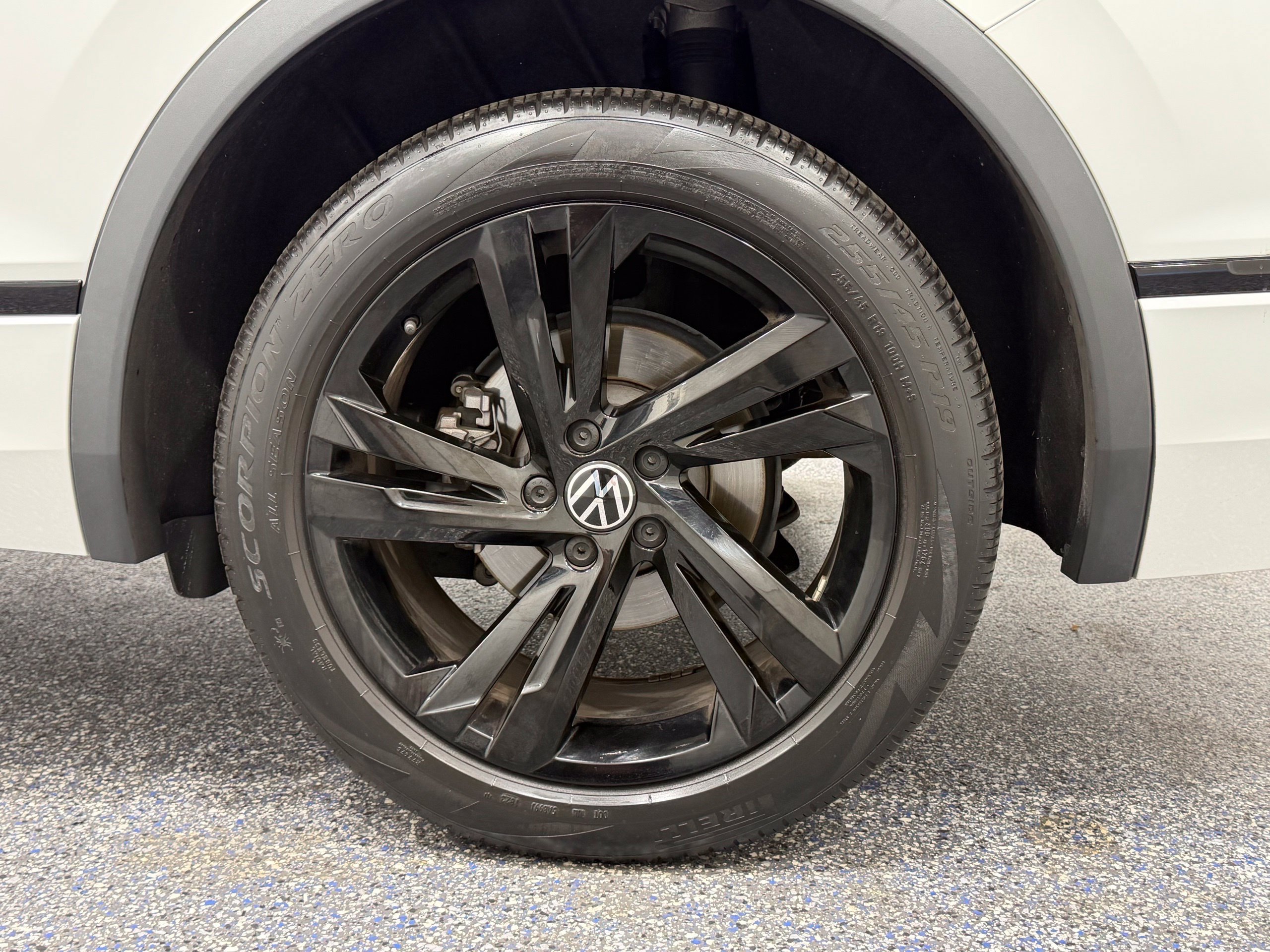 Certified 2023 Volkswagen Tiguan SE R-Line FWD image 12