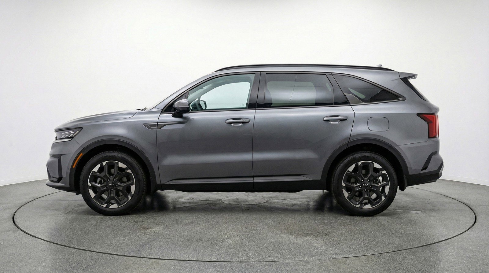 Used 2024 Kia Sorento S image 5