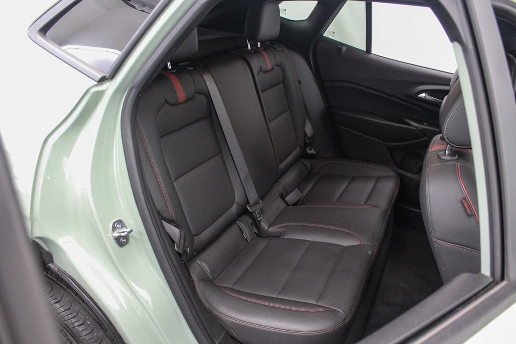 Used 2024 Chevrolet Trax RS w/ Driver Confidence Package FWD image 19