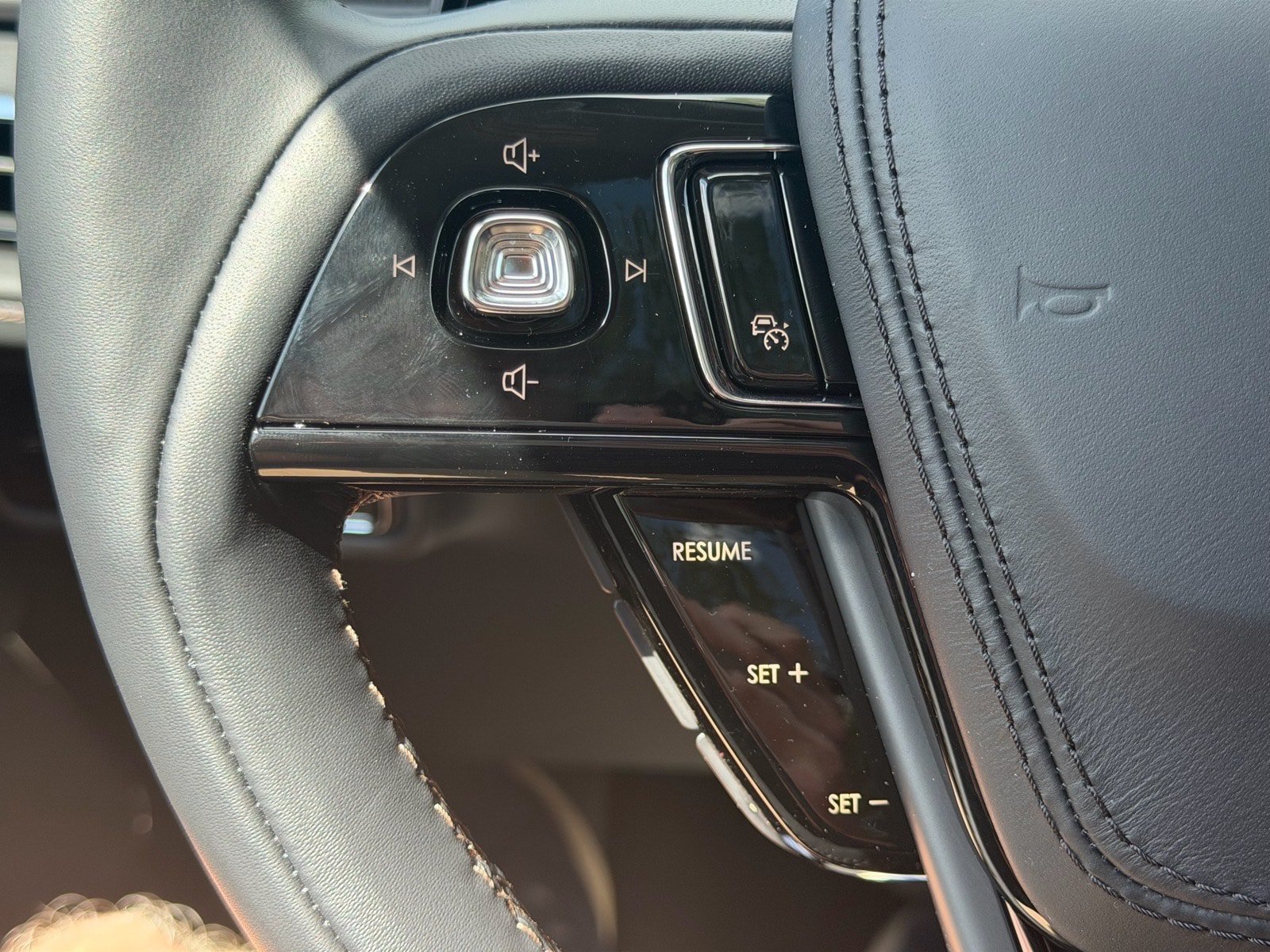 New 2026 Lincoln Aviator AWD image 30