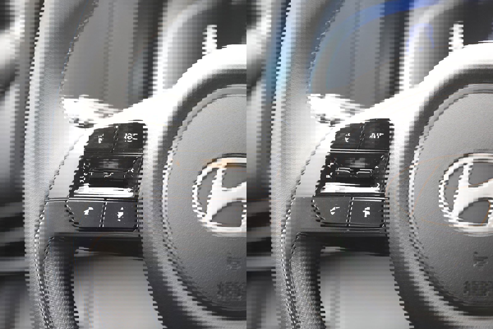 New 2026 Hyundai Elantra SEL Sport Premium image 18