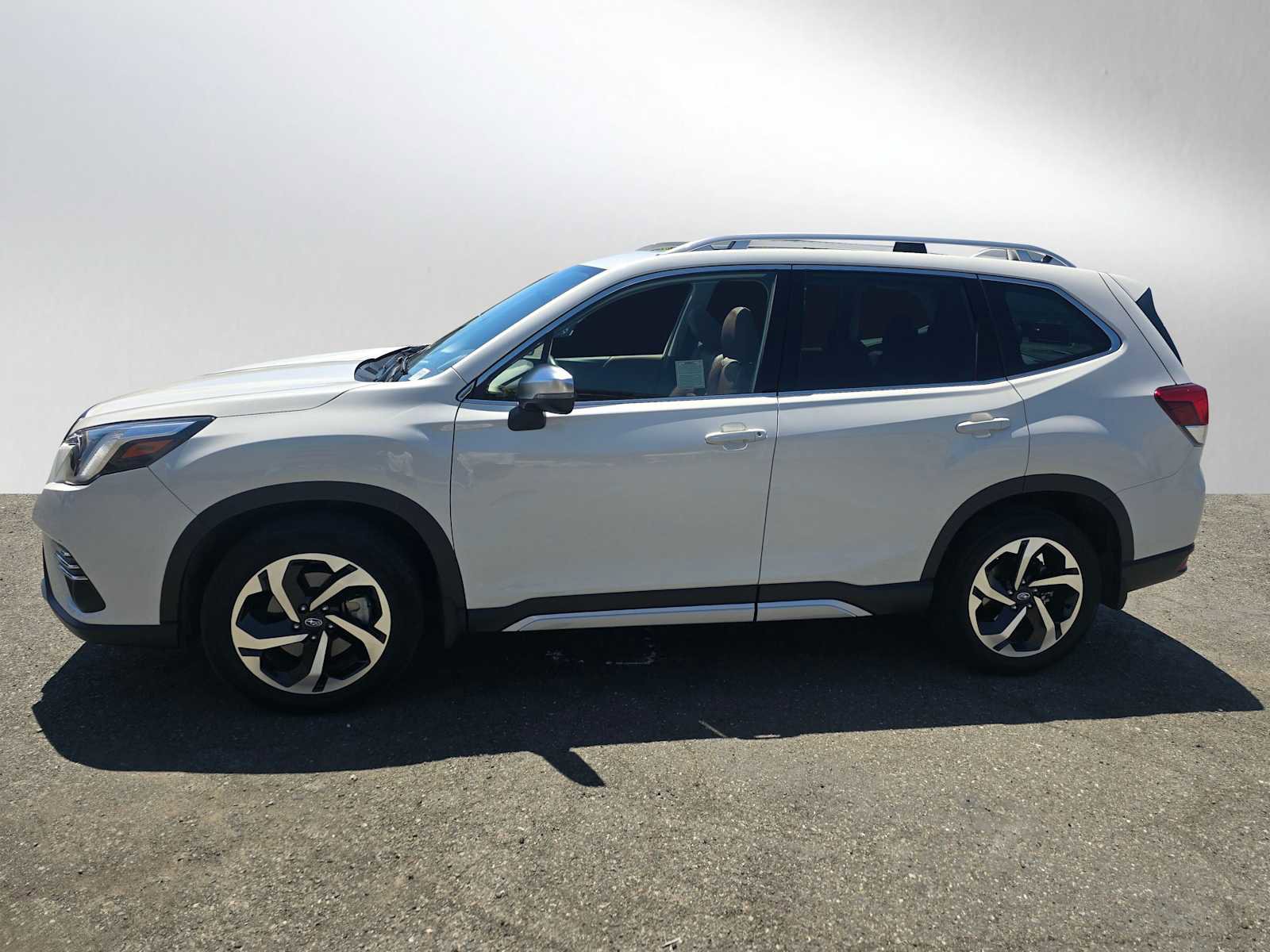 Used 2023 Subaru Forester Touring w/ Popular Package #2 AWD/4WD image 6