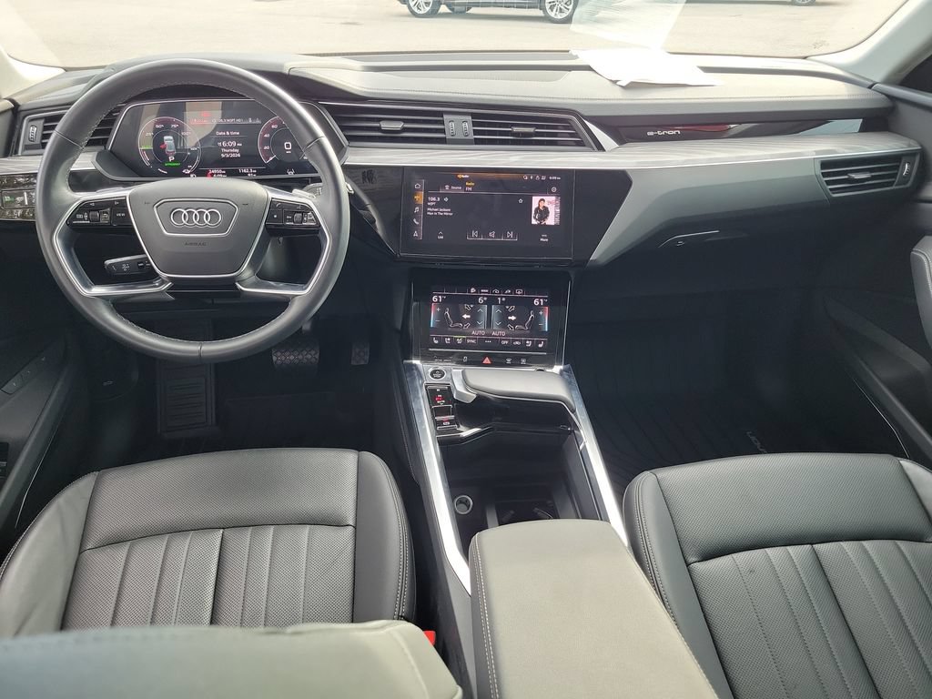 Certified 2024 Audi Q8 e-tron Premium Plus AWD/4WD image 3