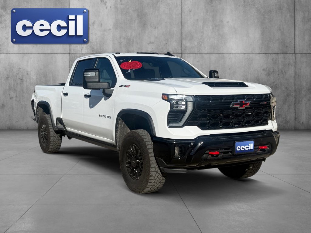 Used 2025 Chevrolet Silverado 2500 ZR2 w/ Technology Package AWD/4WD image 3