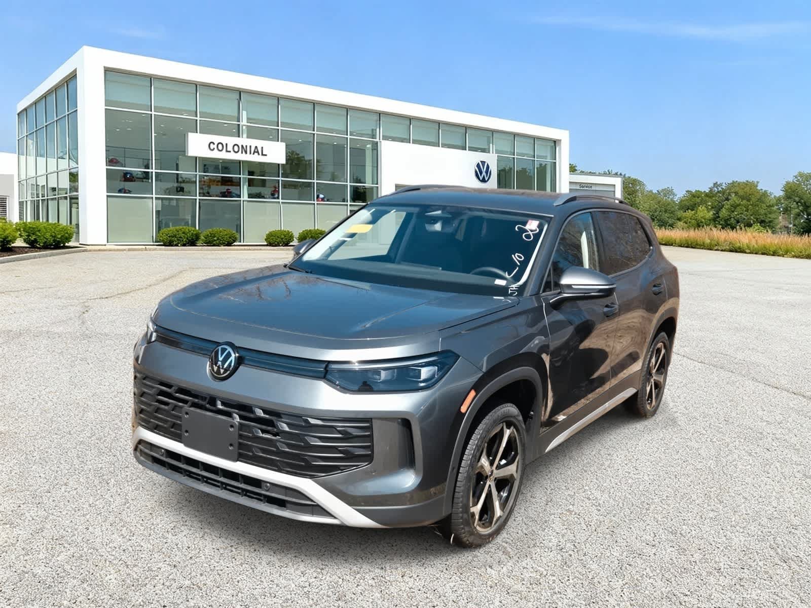 New 2026 Volkswagen Tiguan SE AWD/4WD image 1