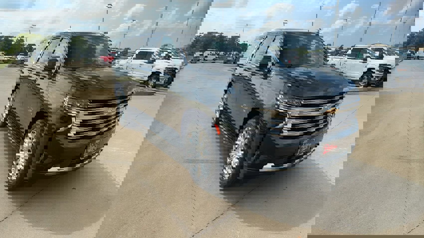 Used 2021 Chevrolet Suburban High Country image 3