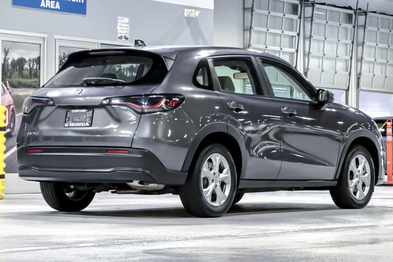 Used 2024 Honda HR-V LX image 9
