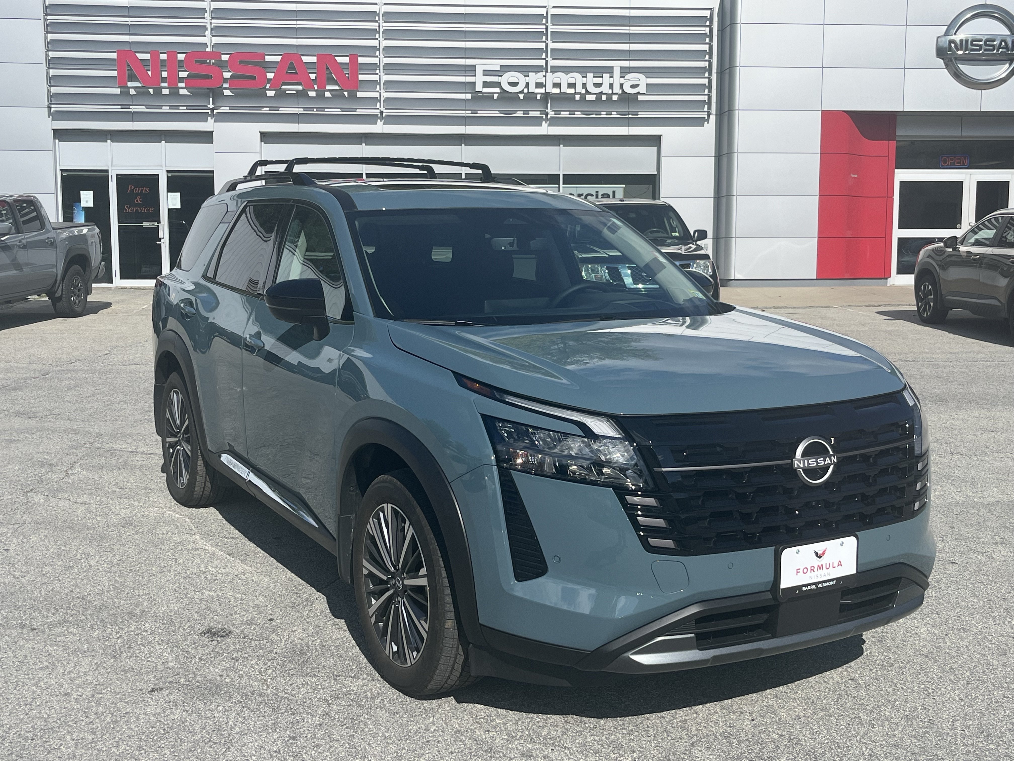New 2026 Nissan Pathfinder Platinum