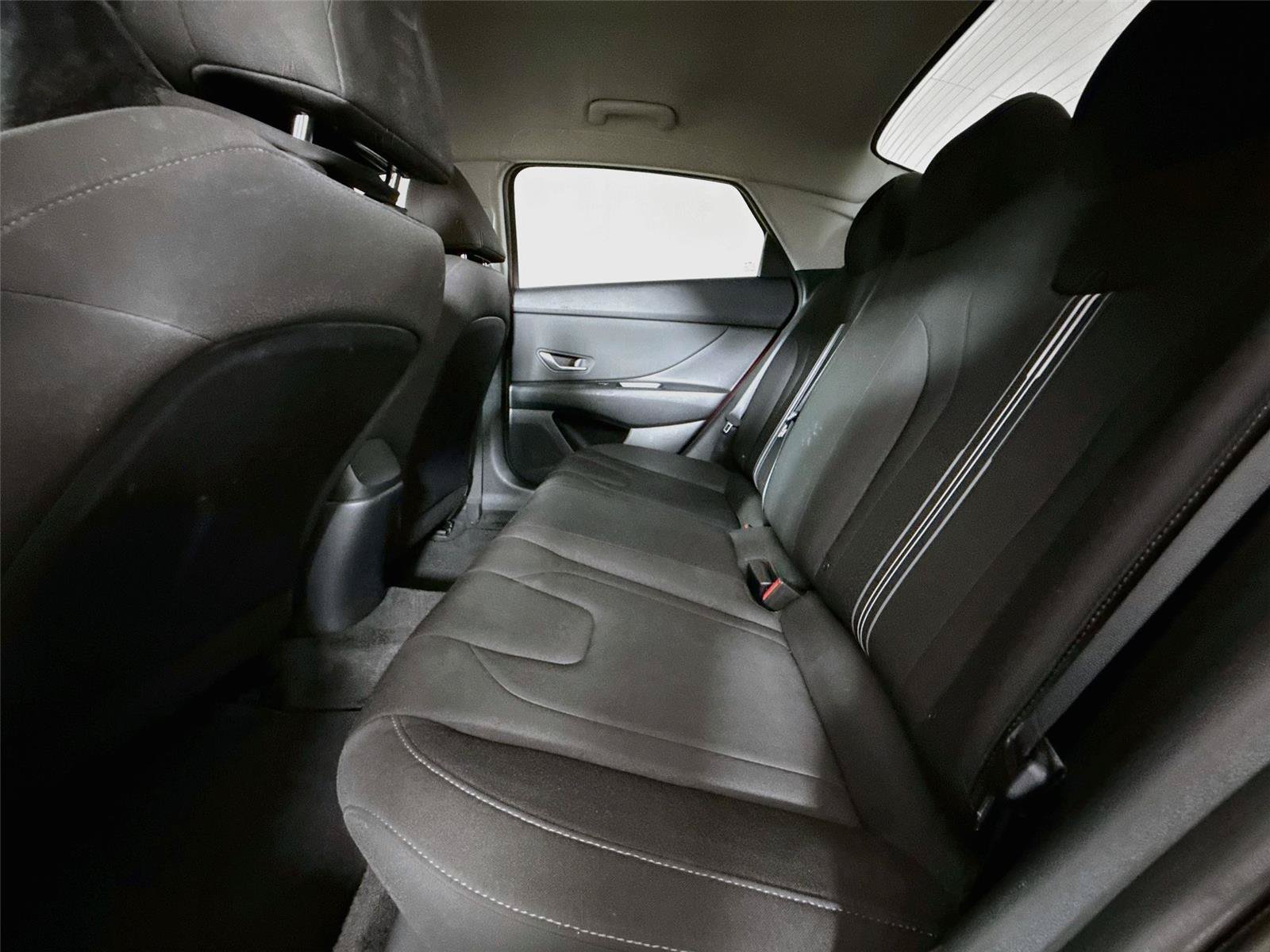 Used 2022 Hyundai Elantra SEL w/ Convenience Package FWD image 10