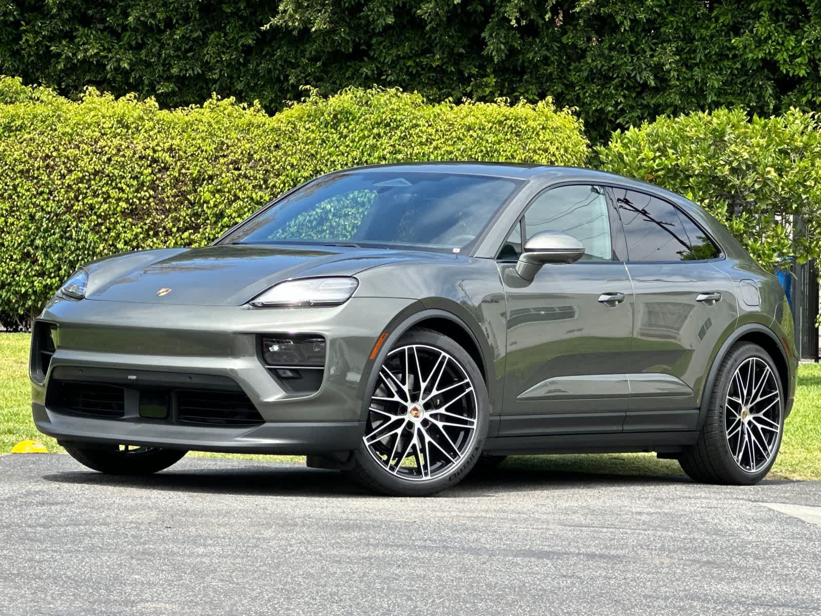 New 2026 Porsche Macan Electric RWD image 1