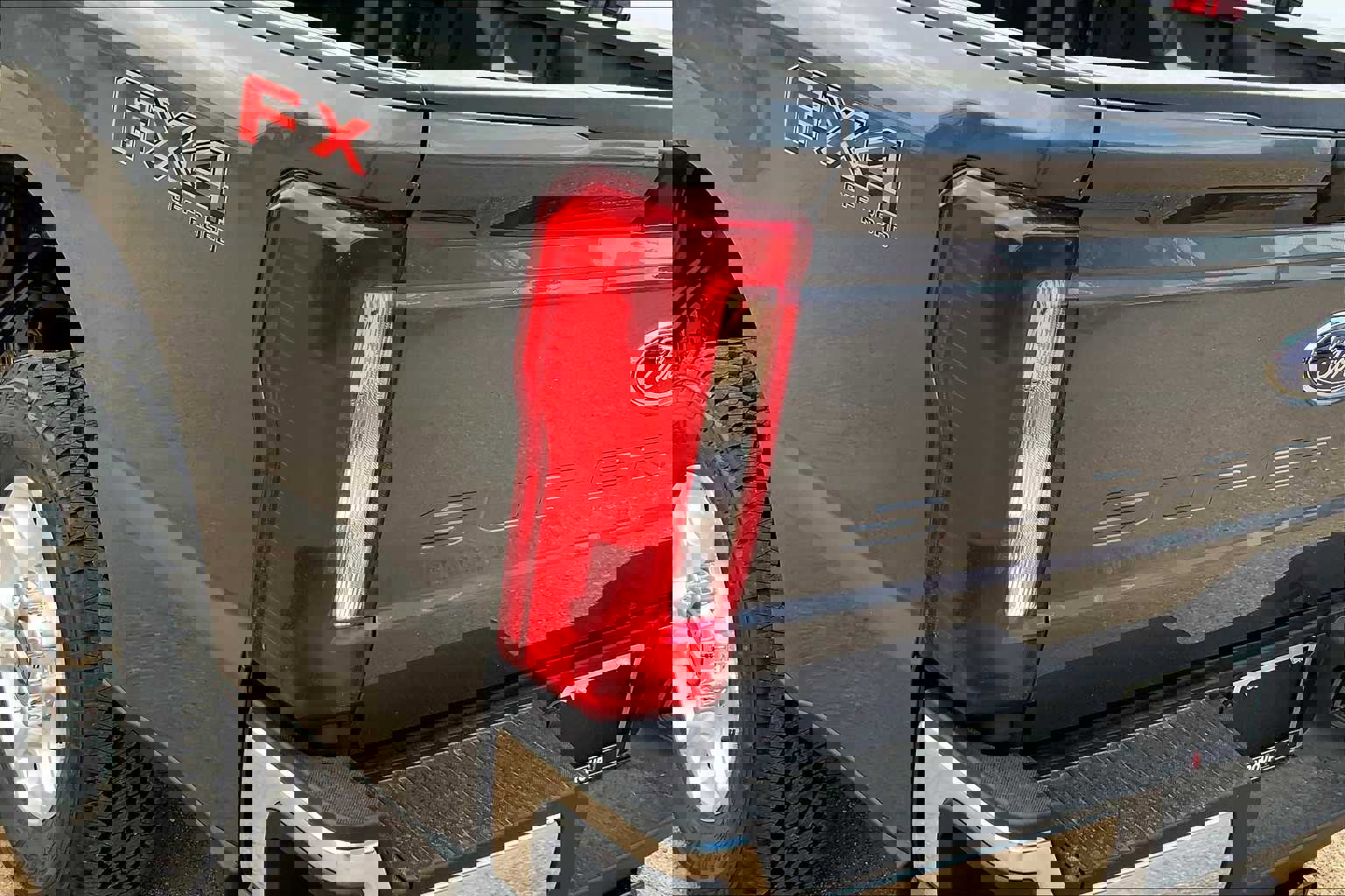 New 2026 Ford F250 XLT w/ FX4 Off-Road Package image 14