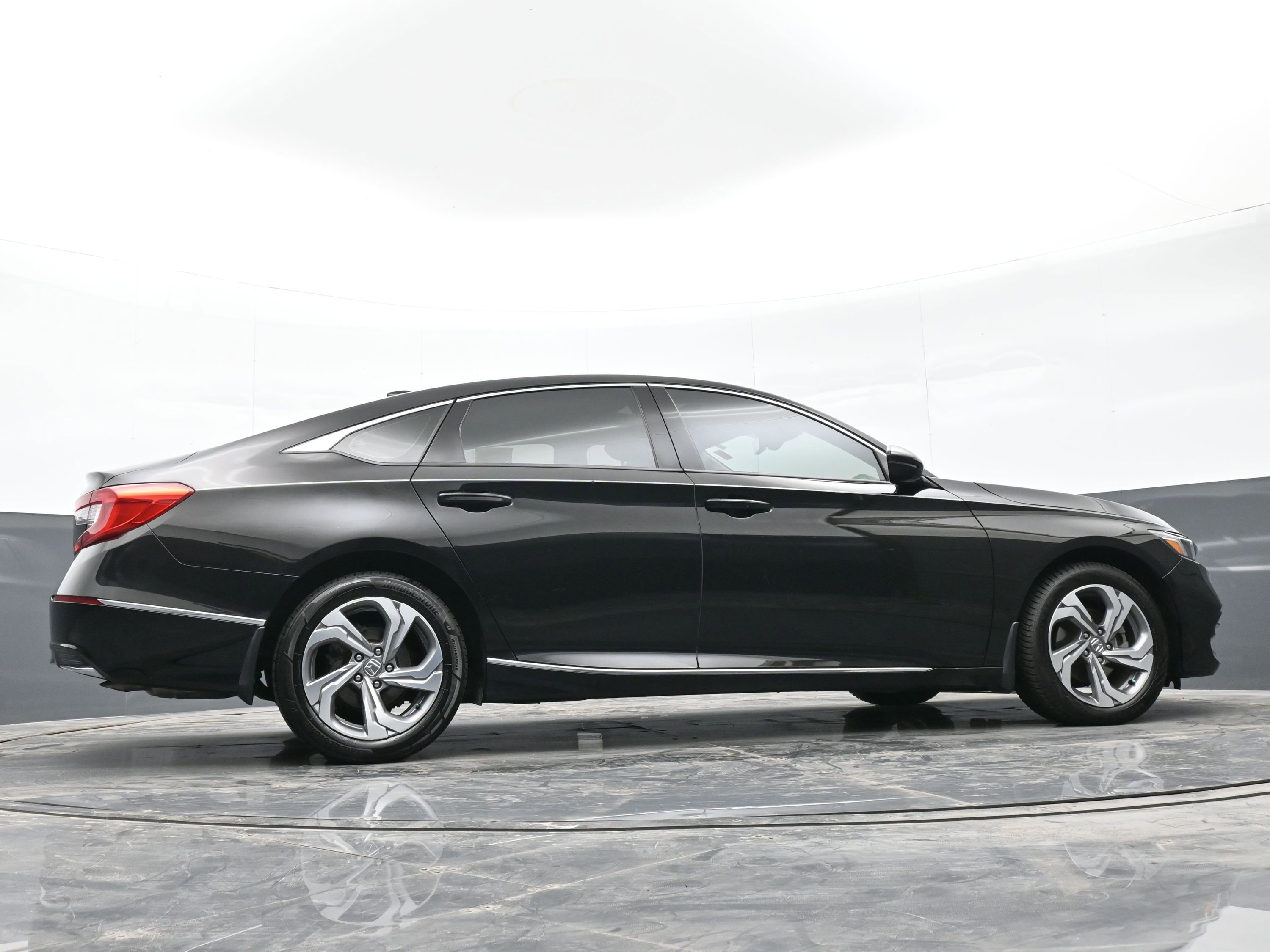 Used 2018 Honda Accord EX-L image 41