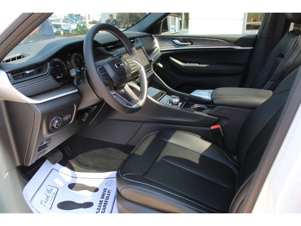 New 2026 Jeep Grand Cherokee Limited AWD/4WD image 9