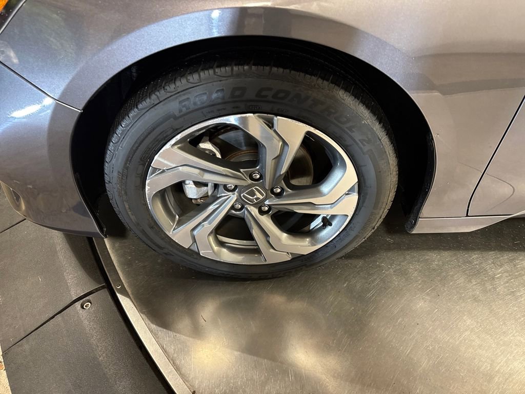 Certified 2018 Honda Accord EX image 2
