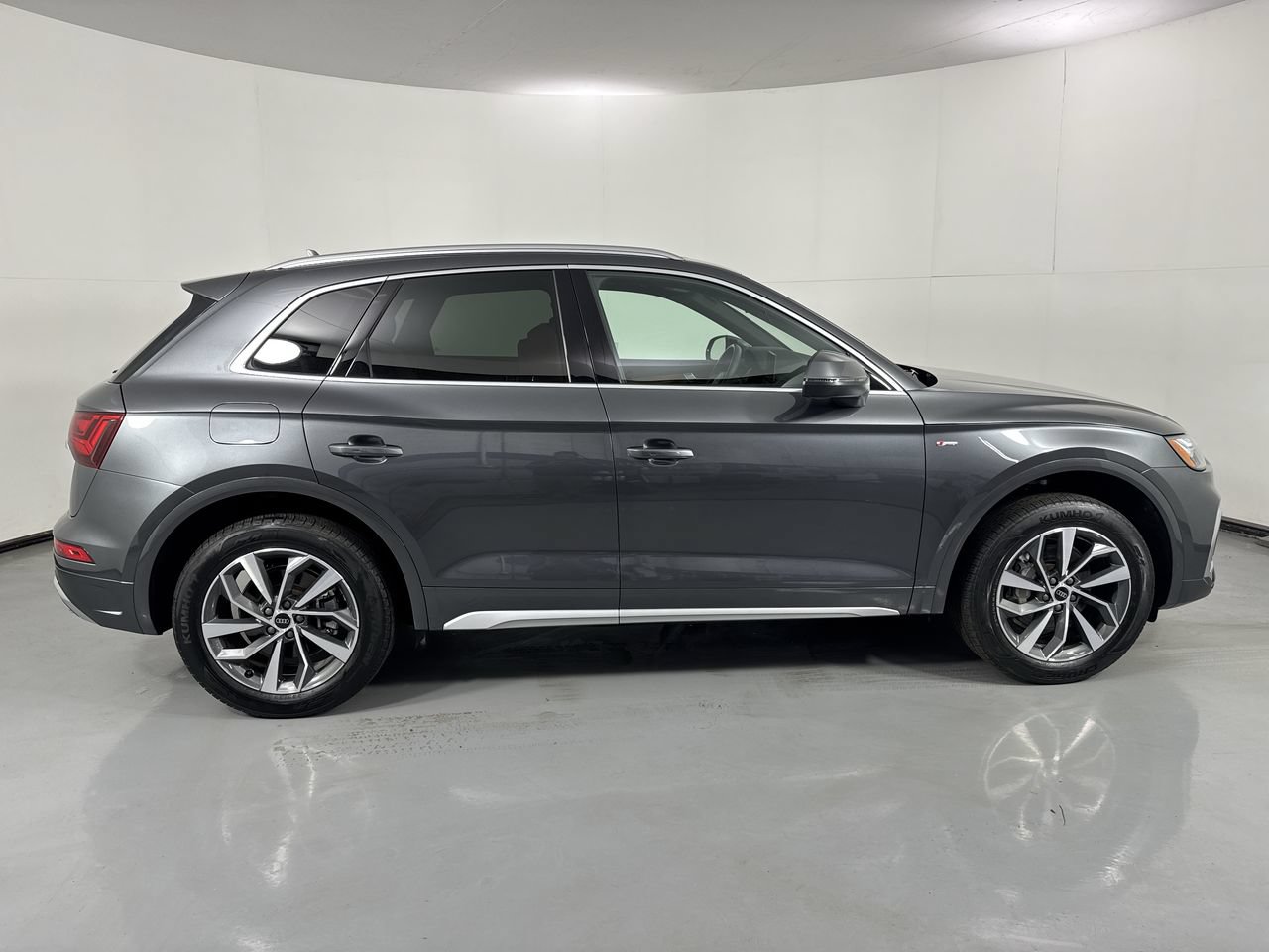 Used 2023 Audi Q5 2.0T Premium w/ Convenience Package AWD/4WD image 38
