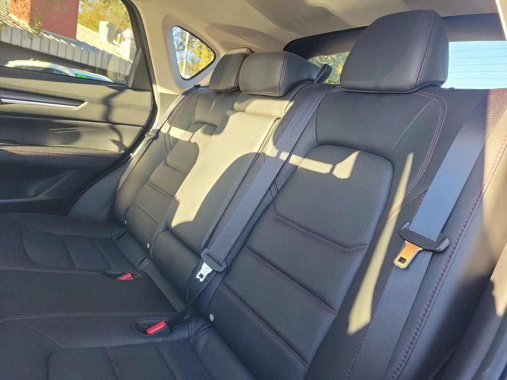 Used 2023 MAZDA CX-5 Carbon Edition image 12
