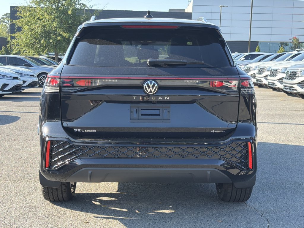 New 2026 Volkswagen Tiguan SEL R-Line AWD/4WD image 4