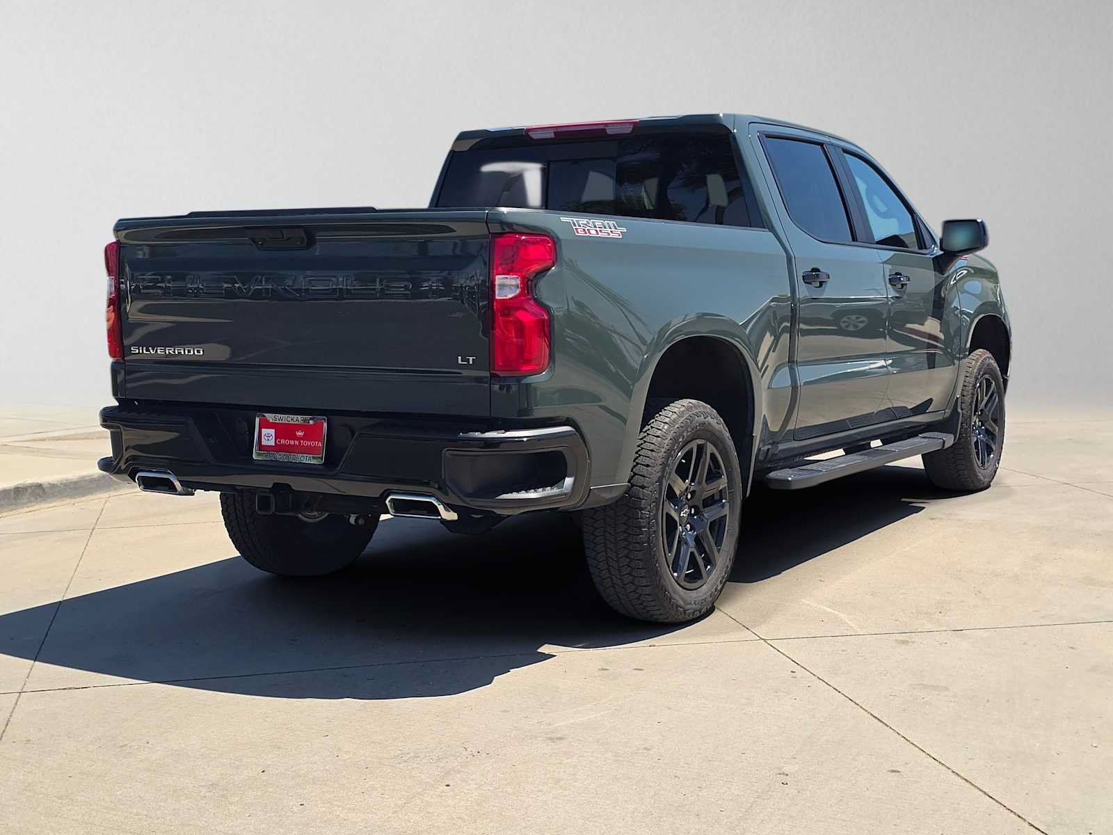 Used 2025 Chevrolet Silverado 1500 LT Trail Boss w/ Convenience Package II AWD/4WD image 3