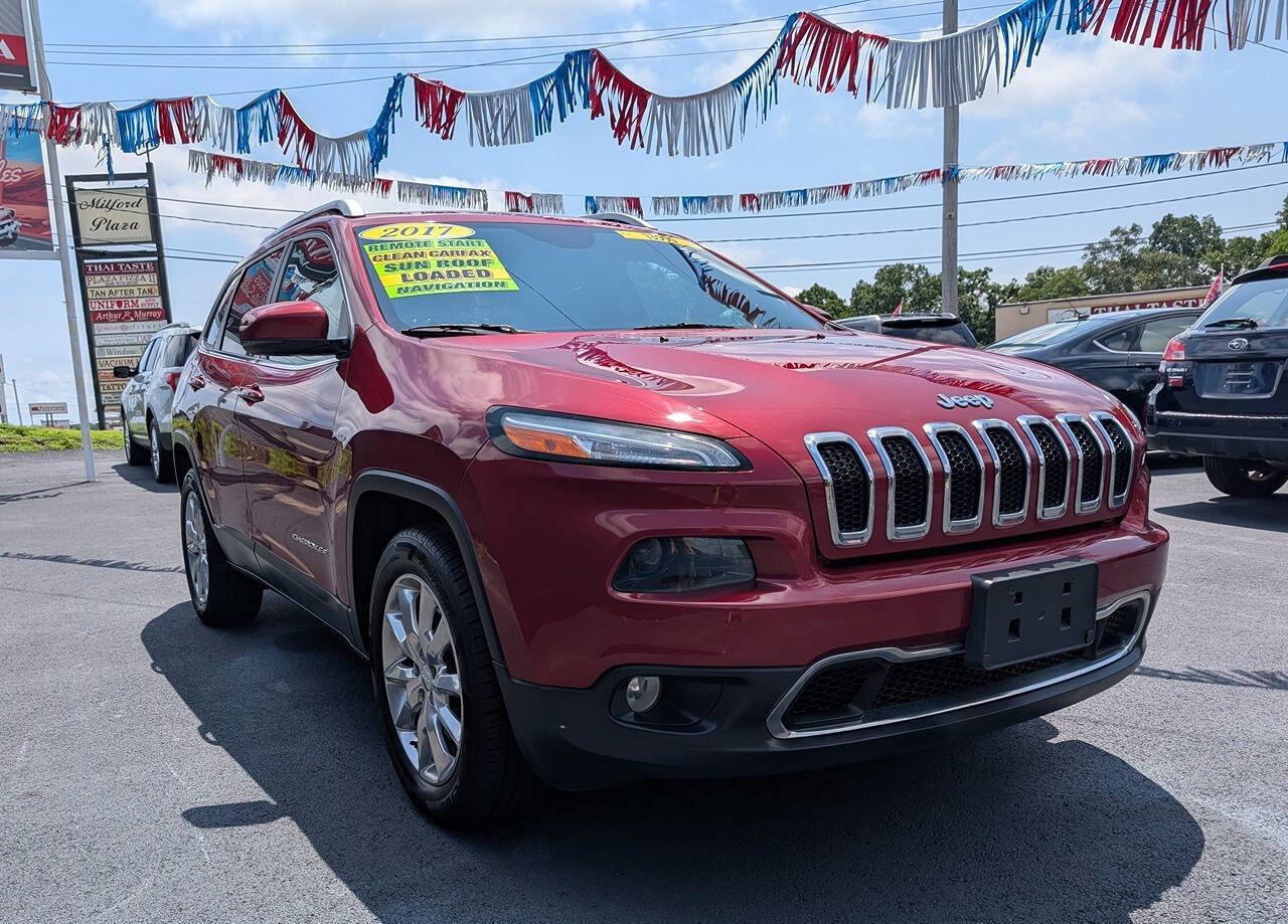 Used 2017 Jeep Cherokee Limited image 10