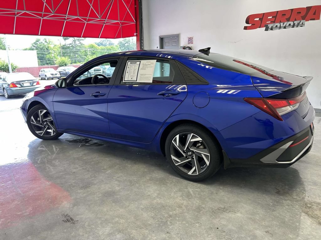 Used 2025 Hyundai Elantra Sport FWD image 6