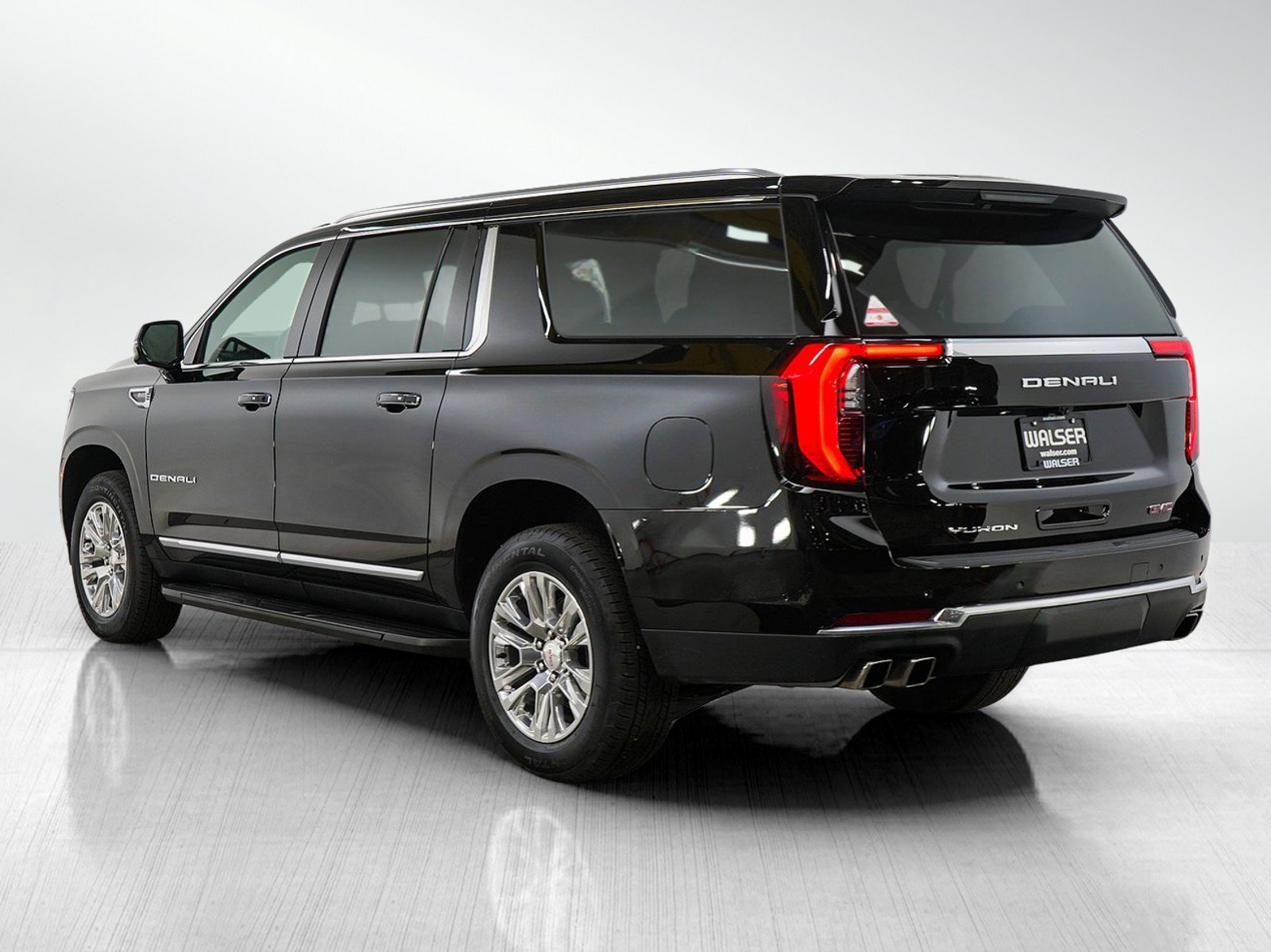 Used 2025 GMC Yukon XL Denali image 4