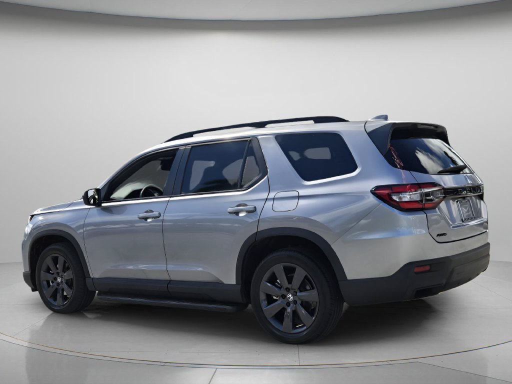 Certified 2025 Honda Pilot Sport image 8