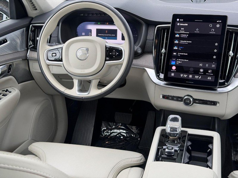 Certified 2025 Volvo XC90 T8 Ultra AWD/4WD image 14