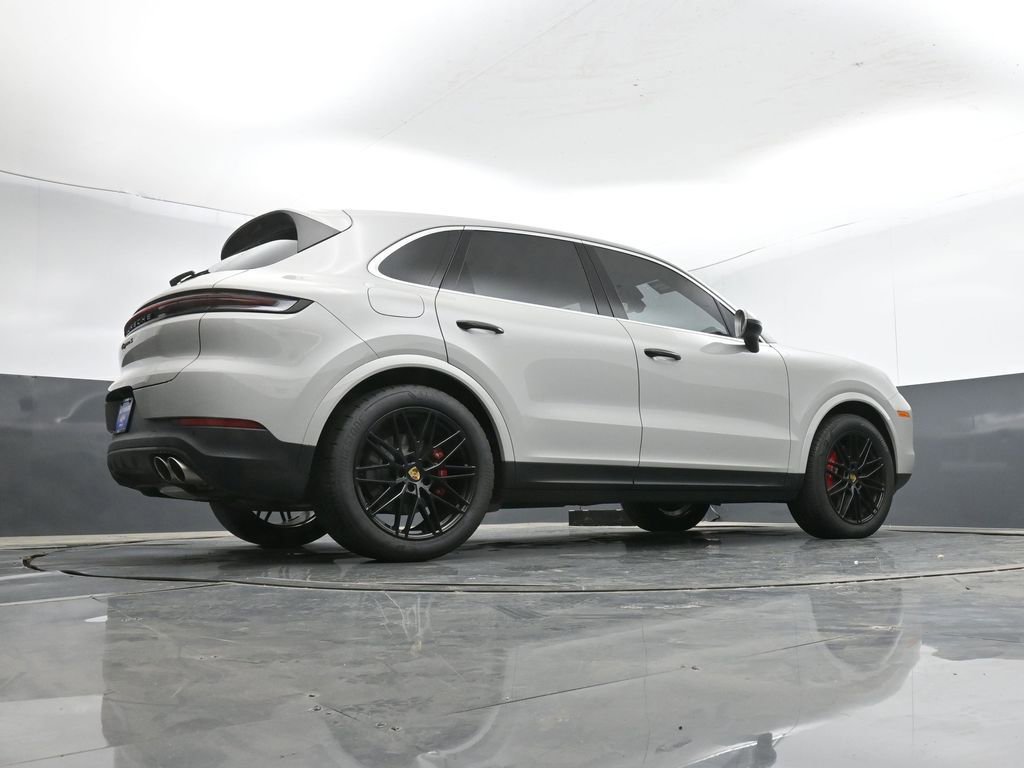 Used 2024 Porsche Cayenne S image 38