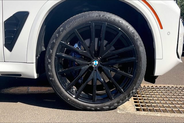 Used 2025 BMW X5 sDrive40i w/ M Sport Package RWD image 9