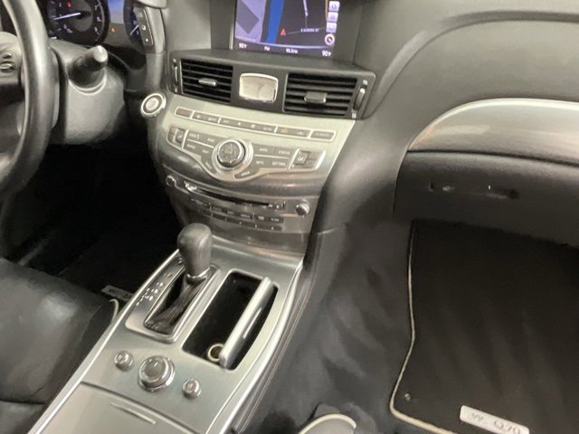 Used 2018 INFINITI Q70 L 3.7 image 17