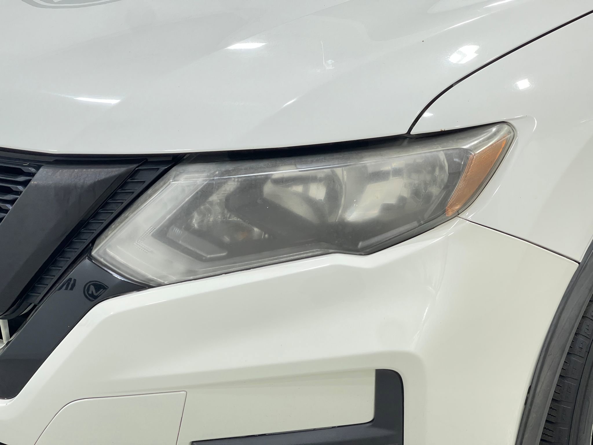 Used 2017 Nissan Rogue SV AWD/4WD image 30